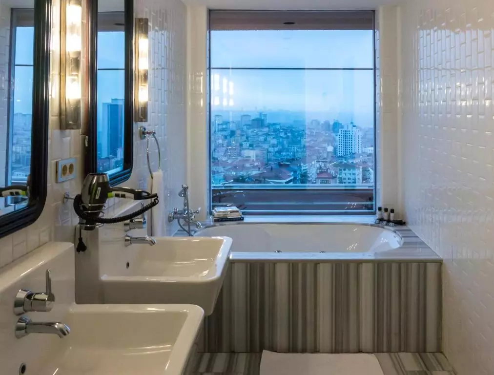 سرویس بهداشتی The Marmara Sisli hotel